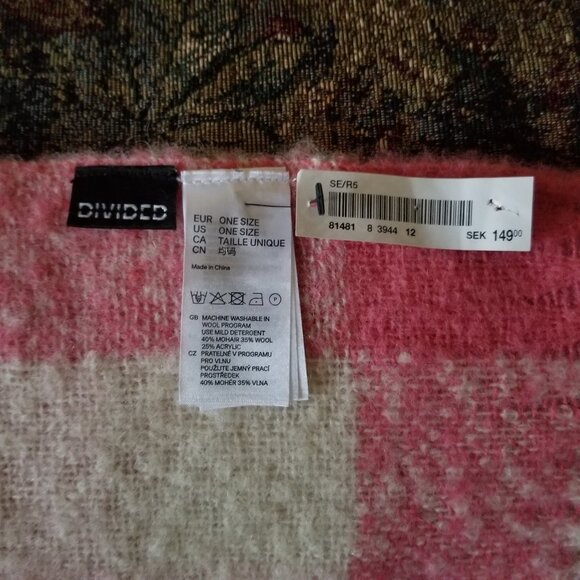 New, Divided H&M, long check/plaid scarf, lovely soft mohair/wool/acrylic, NWT - Picture 4 of 5